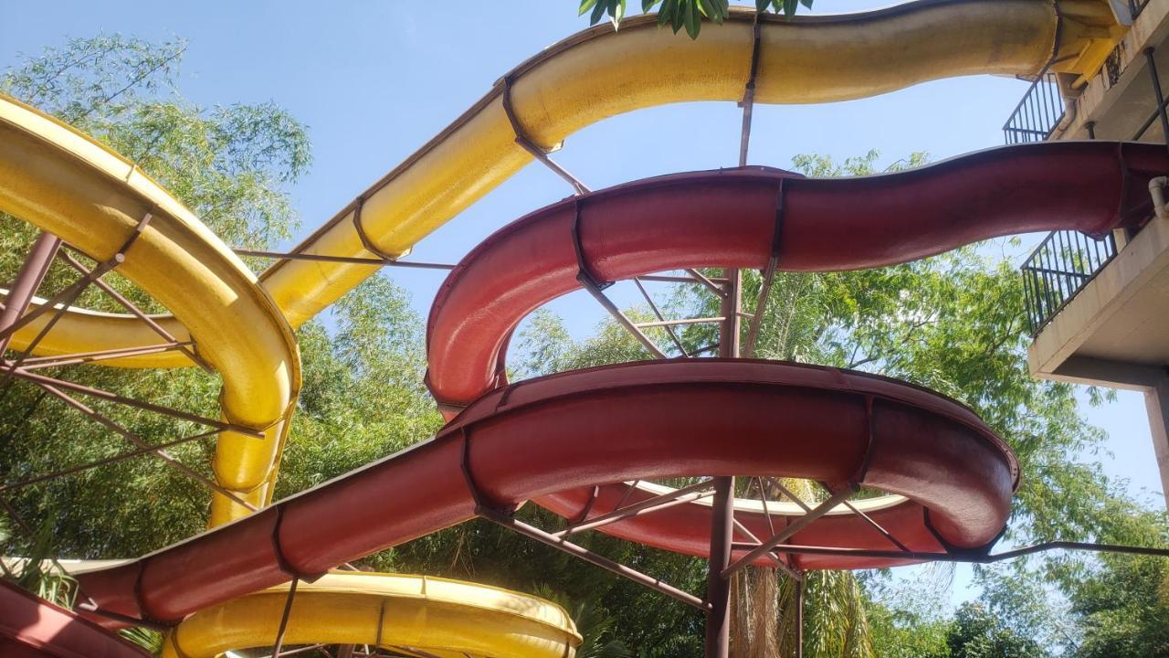 Flat 317 Golden Dolphin Express Aparthotel Caldas Novas Kültér fotó